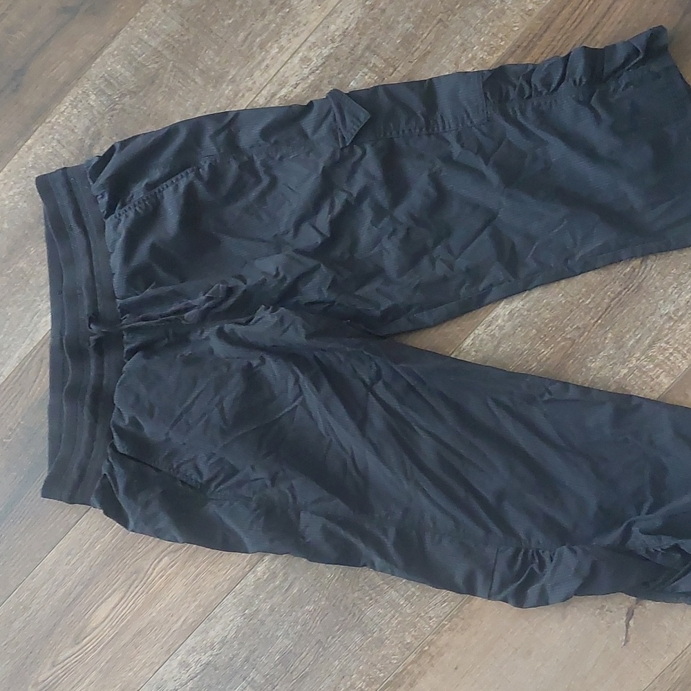 Champion capris - Picture 2 of 5